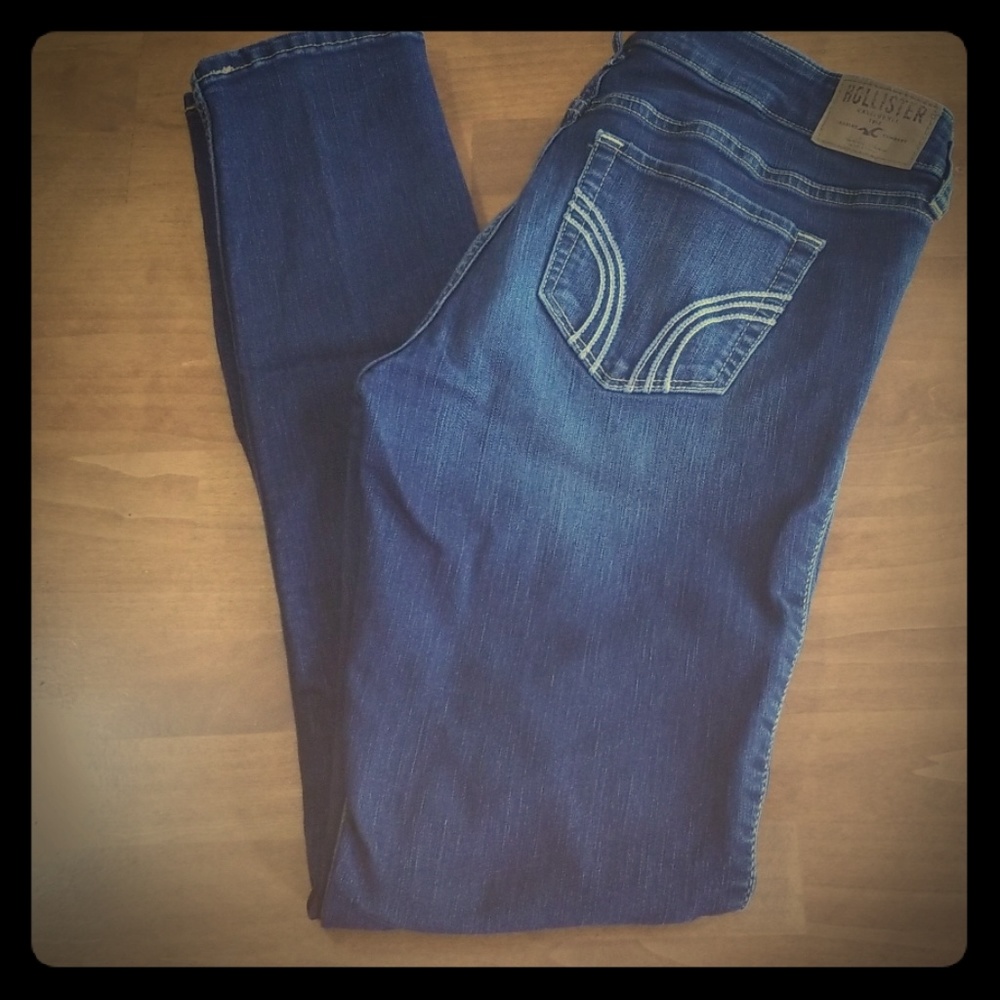 Hollister Size 9R (29x31) skinny jeans